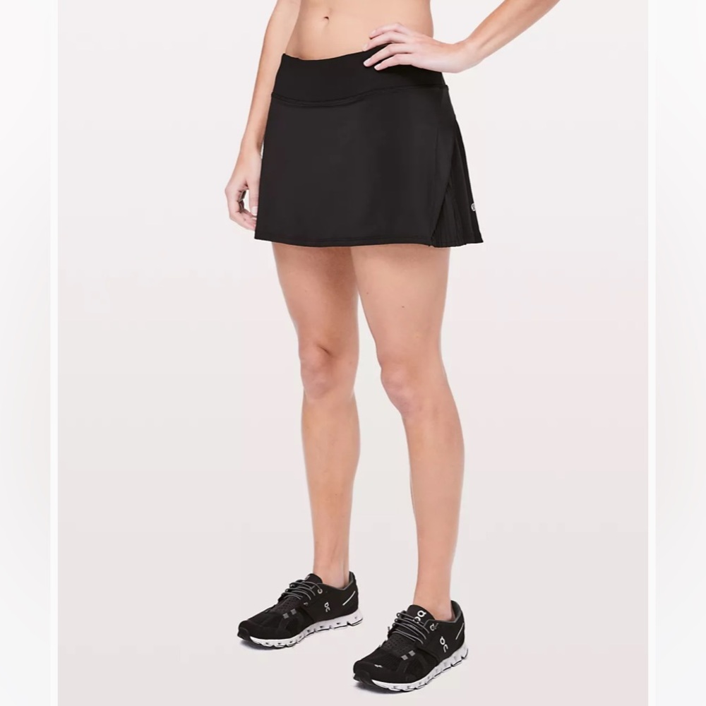 Lululemon Play Off the Pleats Mid-Rise Skirt